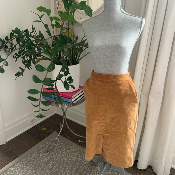 Babaton Toby Skirt - Picture 2 of 6